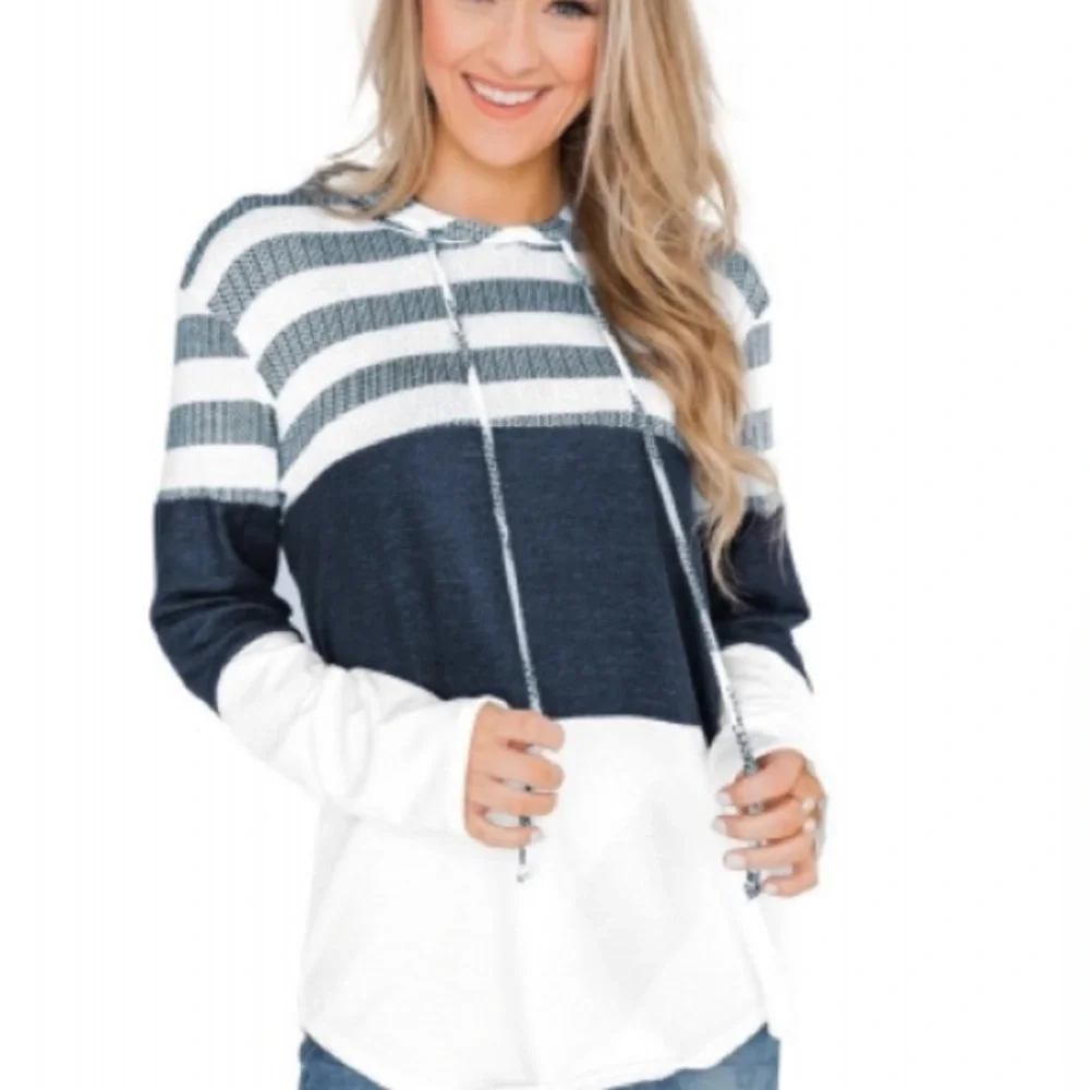 Color Block Lightweight Hoodie. - Picture 3 of 5